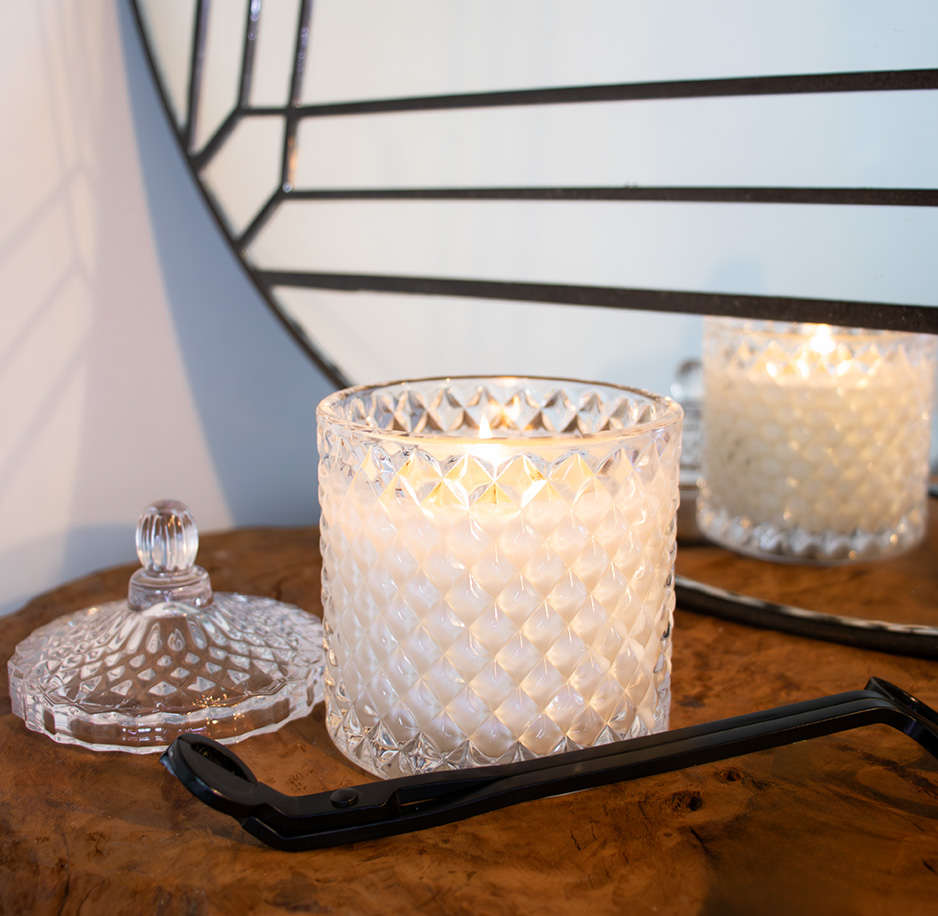 IMG_Boujee Lux candle with trimmer Boujee Lux Soy Wax candle bare